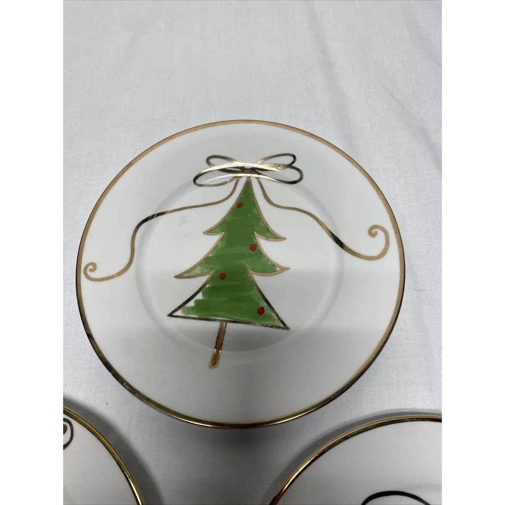 Pier 1 Christmas Reindeer Stars Tree Plates Gold Rimmed 7